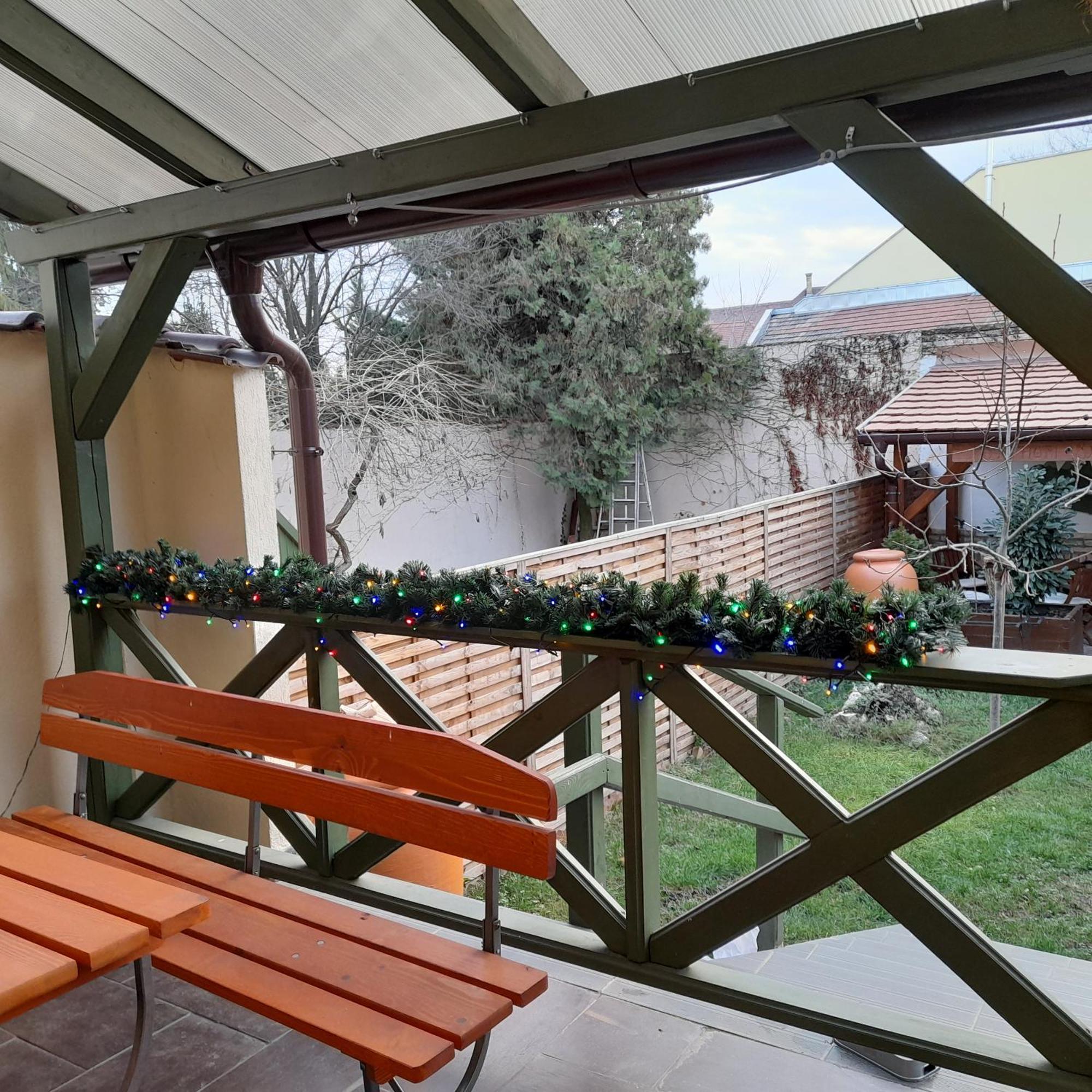 Tulip Home Guest House Vác Екстериор снимка