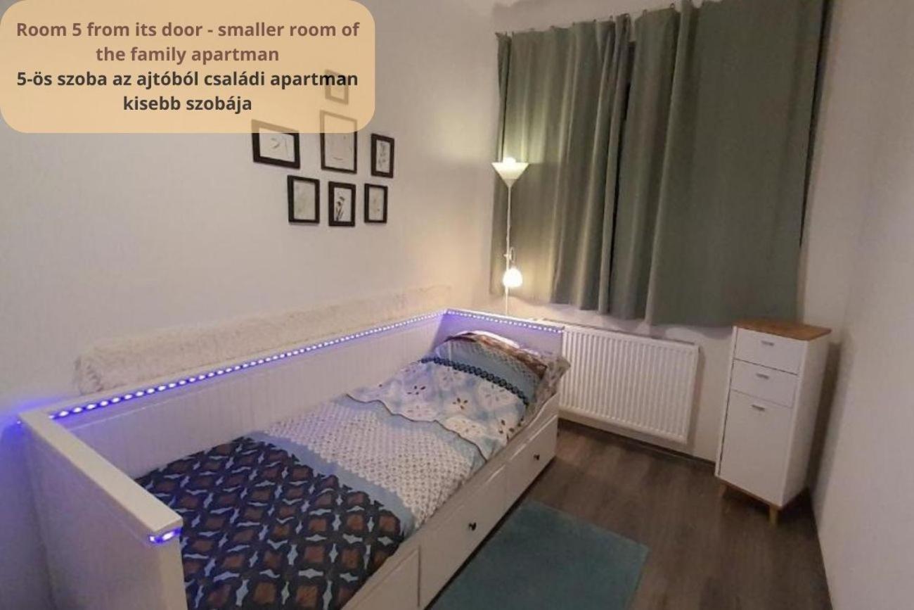Tulip Home Guest House Vác Екстериор снимка