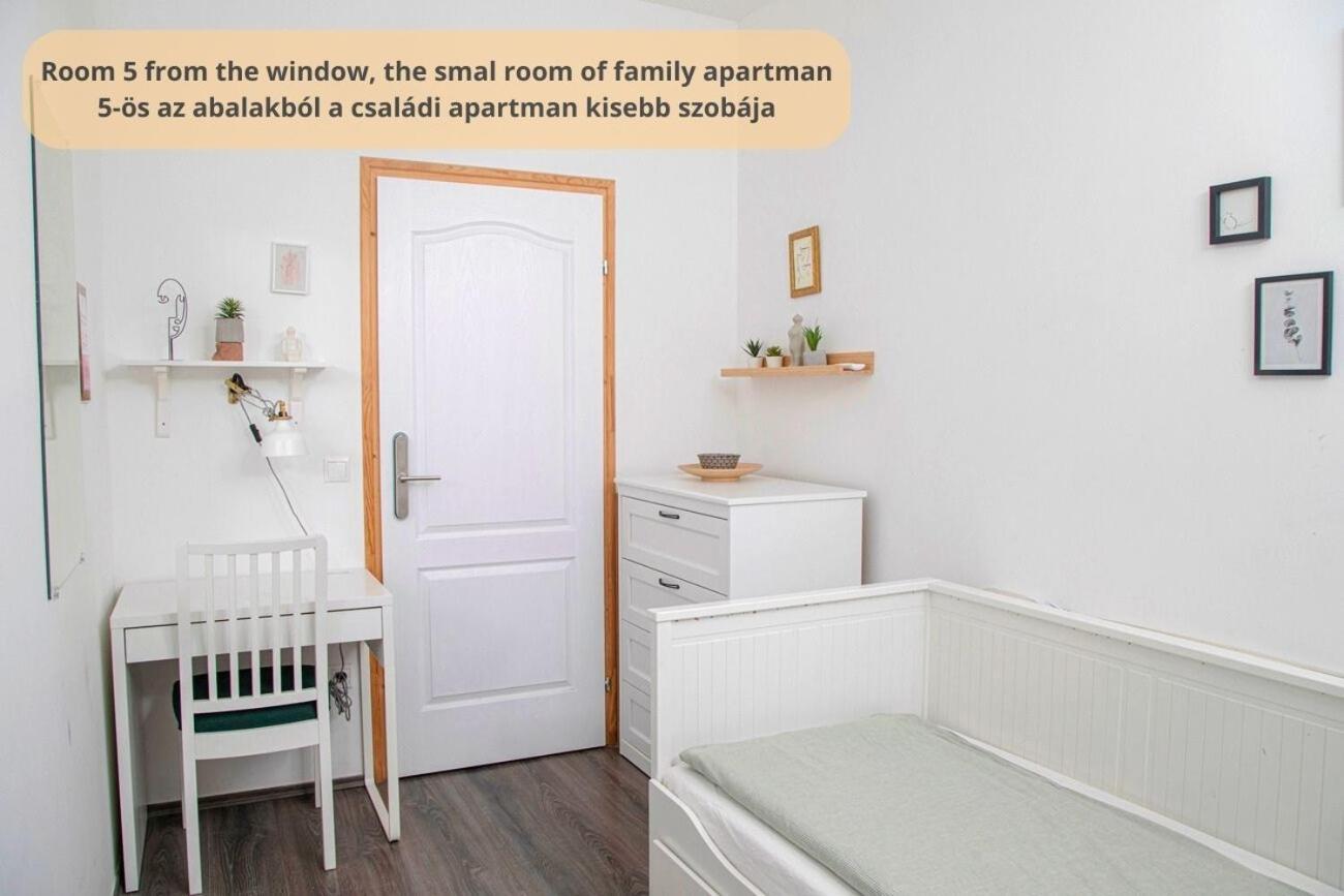 Tulip Home Guest House Vác Екстериор снимка