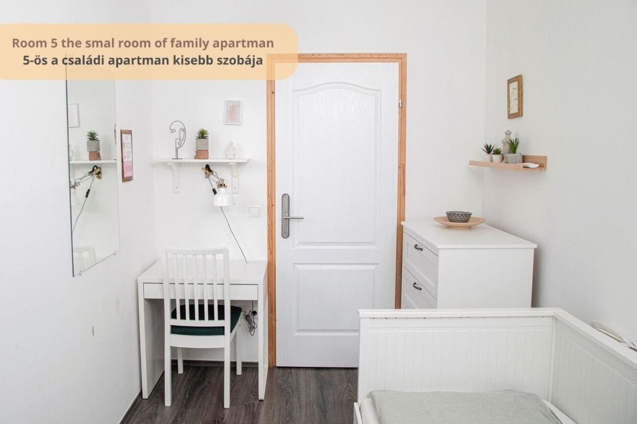 Tulip Home Guest House Vác Екстериор снимка