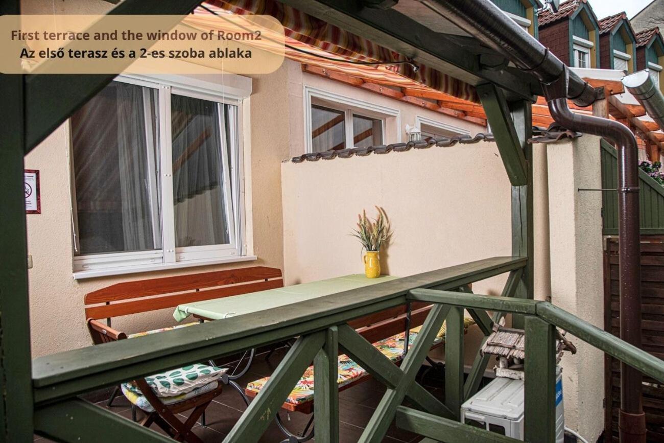 Tulip Home Guest House Vác Екстериор снимка