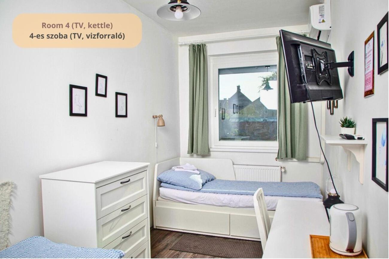 Tulip Home Guest House Vác Екстериор снимка