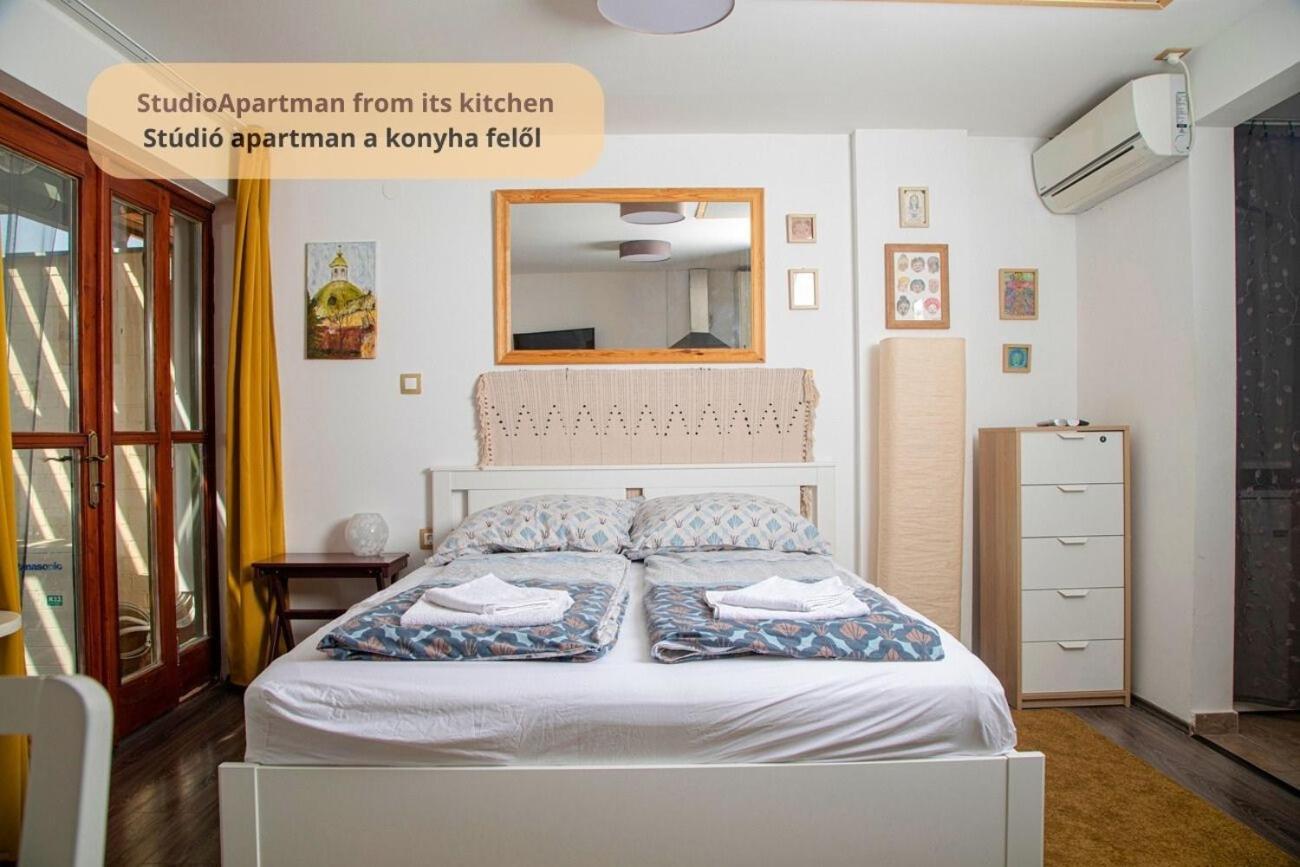 Tulip Home Guest House Vác Екстериор снимка