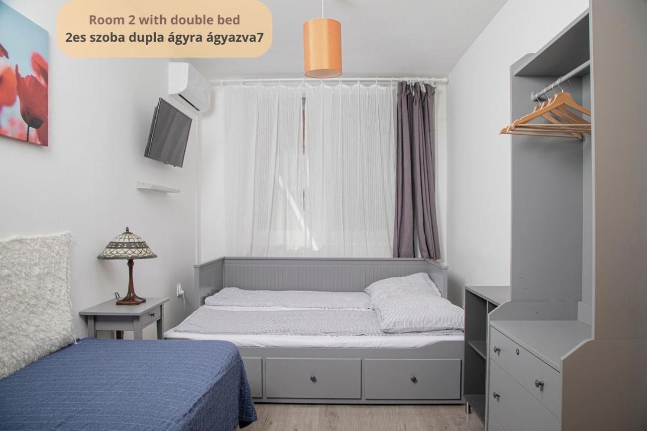 Tulip Home Guest House Vác Екстериор снимка